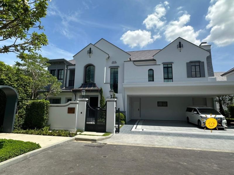 For SaleHousePattanakan, Srinakarin : For sale, luxury village, Nantawan Rama9- New Krungthepkreeta, Nantawan Rama 9- Krungthep Kreetha, new cut, beautiful decoration, 5 bedrooms in front of the garden / in front of the Clubhouse, located in Krungthep Kreetha, Srinakarin, near Suvarnabhumi Ai