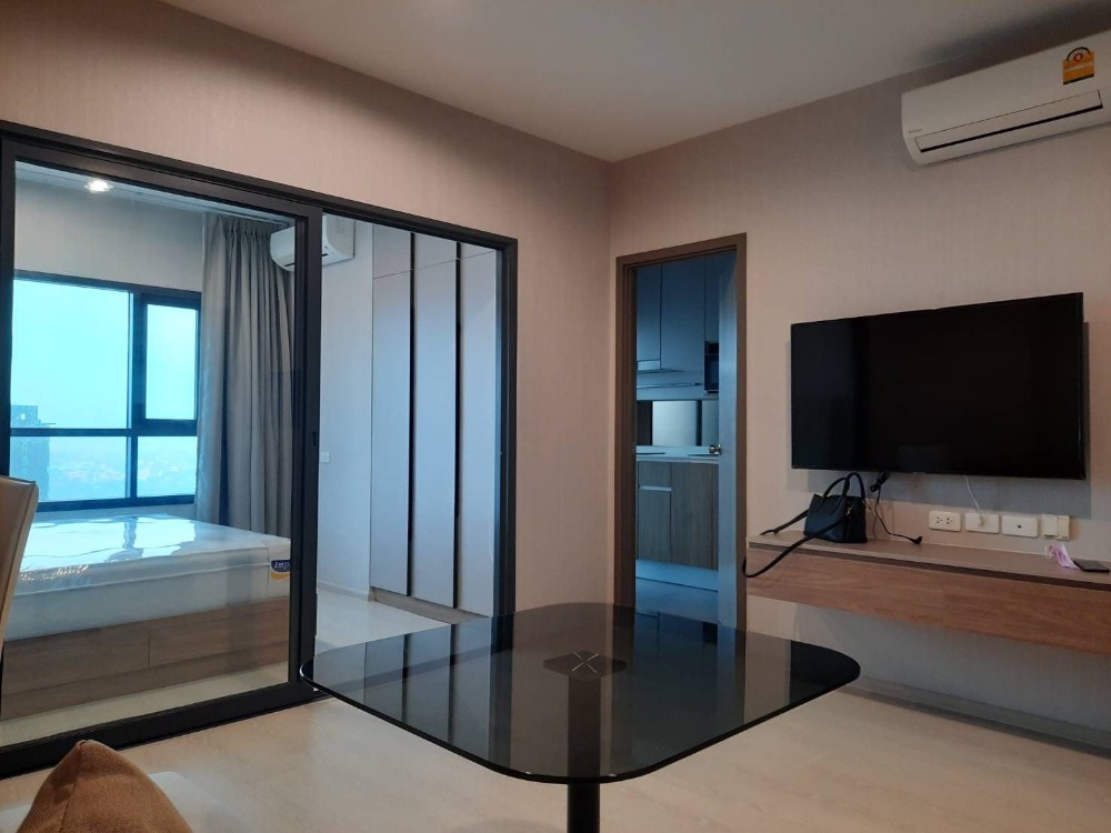 For RentCondoThaphra, Talat Phlu, Wutthakat : Condo for rent, Ideo Thaphra Interchange, only 100 m. from MRT Tha Phra.