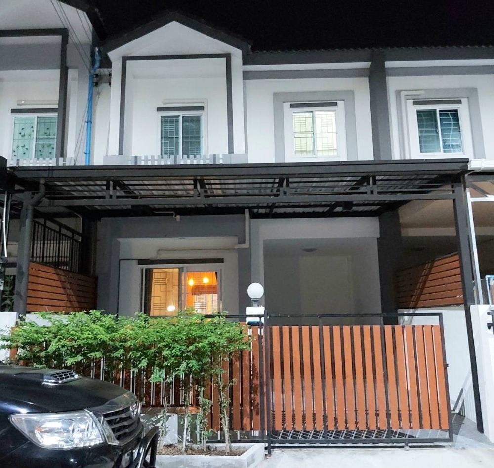 For SaleHouseVipawadee, Don Mueang, Lak Si : Good location, good price! Townhome for sale, Lion Nov Village, Don Mueang - Chaengwattana !（ Lio Nov Donmueng-Chaengwattana ）19.2 sq m, near the Red Line Don Mueang train! Near Don Mueang Airport! Urgent sale