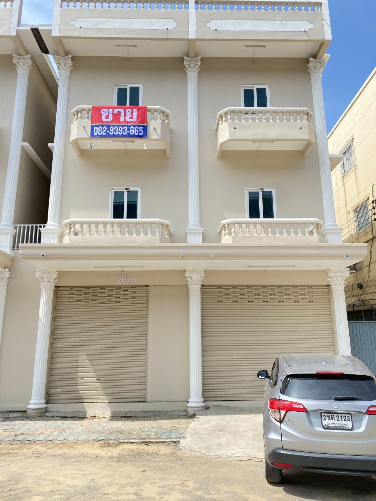 For SaleShophousePinklao, Charansanitwong : Commercial building for sale, 4 floors, including 2 rooftops, next to the main road, Borommaratchachonnani Rd.