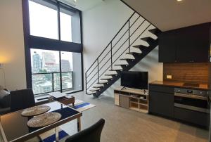 For RentCondoSilom, Saladaeng, Bangrak : Cozy 1 Bed Condo for Rent!