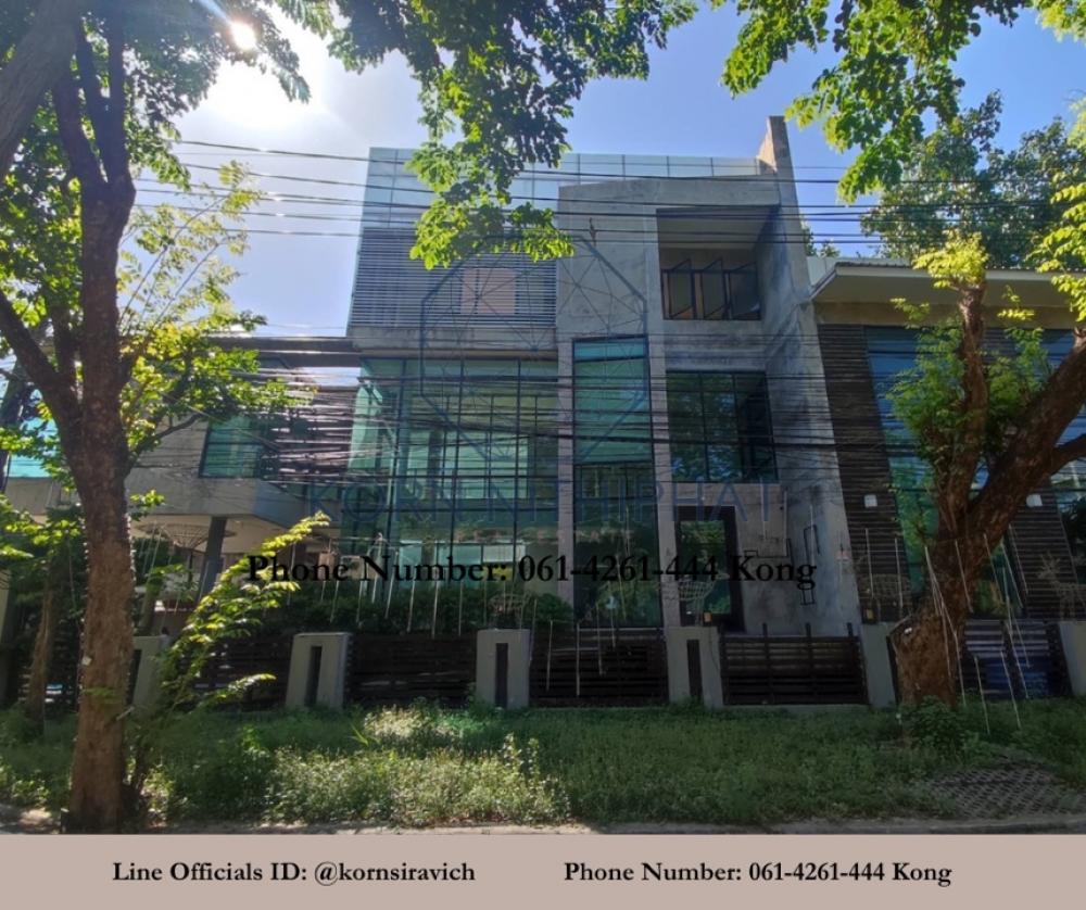 For RentRetailYothinpattana,CDC : Stand Alone building for rent along Ramintra Expressway, suitable for beauty/dental clinics, spas, pet-wellness, furniture showrooms and coffee.