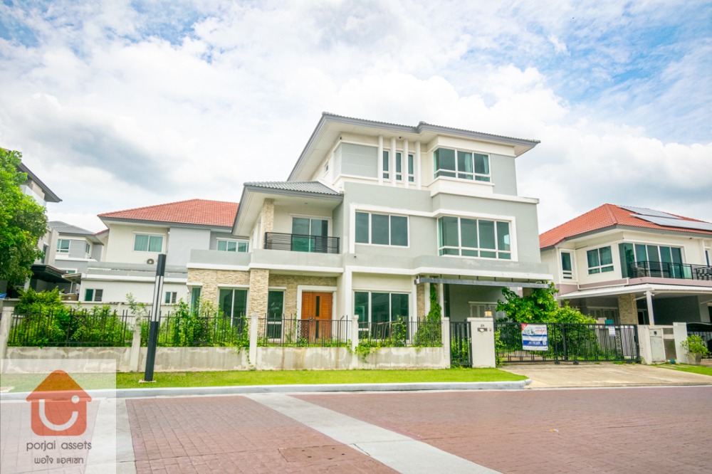 For SaleHousePattanakan, Srinakarin : Luxury house for sale, Grand Bangkok Boulevard Rama 9-Srinakarin, 3-storey luxury mansion, 5 bedrooms, size 101.3 square meters, located on Krungthep Kreetha Road