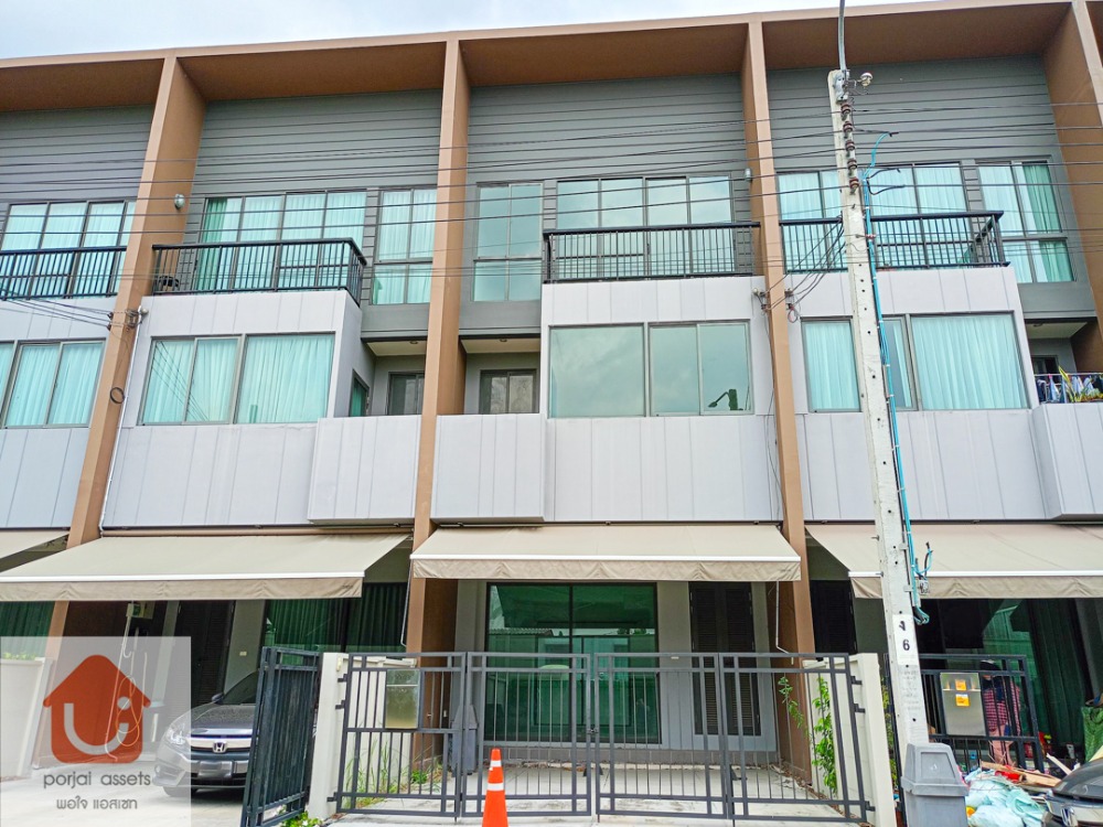 For SaleTownhouseMin Buri, Romklao : Townhome for sale, Baan Klang Muang, Rama 9-Krungthep Kreetha, 3-storey townhome, 3-bedroom type, size 18.1 sq m, located on New Krungthep Kreetha Road.