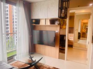 For RentCondoSukhumvit, Asoke, Thonglor : Rent 2Bed Rhythm Sukhumvit 42 good price 35,800baht next to next to Gateway, BTS Ekamai