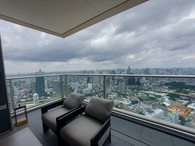 For SaleCondoSathorn, Narathiwat : Selling Condo Four seasons private residence, the best of lifestyle along the Chao Phraya River. A world class luxury project, Type D room, river view, on the side of the Icon Siam department store (the best corner of the project), 20th floor, area 116 sq