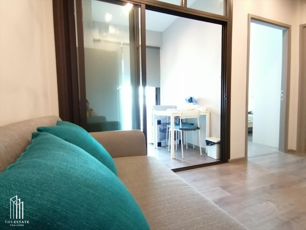 For SaleCondoLadprao, Central Ladprao : Condo for SALE *** Whizdom Avenue Ratchada-Ladprao *** This room is on a high floor, beautiful room, comfortable, close to MRT, convenient travel @5.56 MB All in