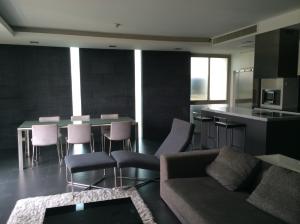 ขายคอนโดอ่อนนุช อุดมสุข : SELL (18.5 MB) Negotiable 🐈🦮 (3 Bed 118 Sqm )Pet Friendly @BTS Phakanong