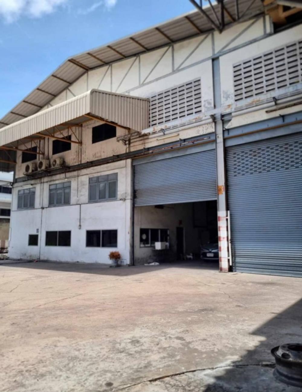 For RentWarehouseSamut Prakan,Samrong : For Rent Warehouse or Factory with Office Purple industrial zone Samutprakarn Samrong  4,000 sqm.