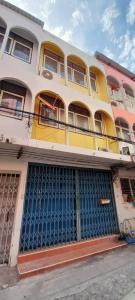 For SaleShophouseRatchadapisek, Huaikwang, Suttisan : RS22 Commercial building for sale near MRT Sutthisan, convenient to travel