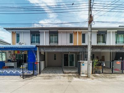 For SaleTownhouseLadkrabang, Suwannaphum Airport : Townhome for sale, Baan Pruksa Ladkrabang-Suvarnabhumi 3 85 sq m. 16 sq w. 3 bedrooms, 2 bathrooms, excellent condition. CC