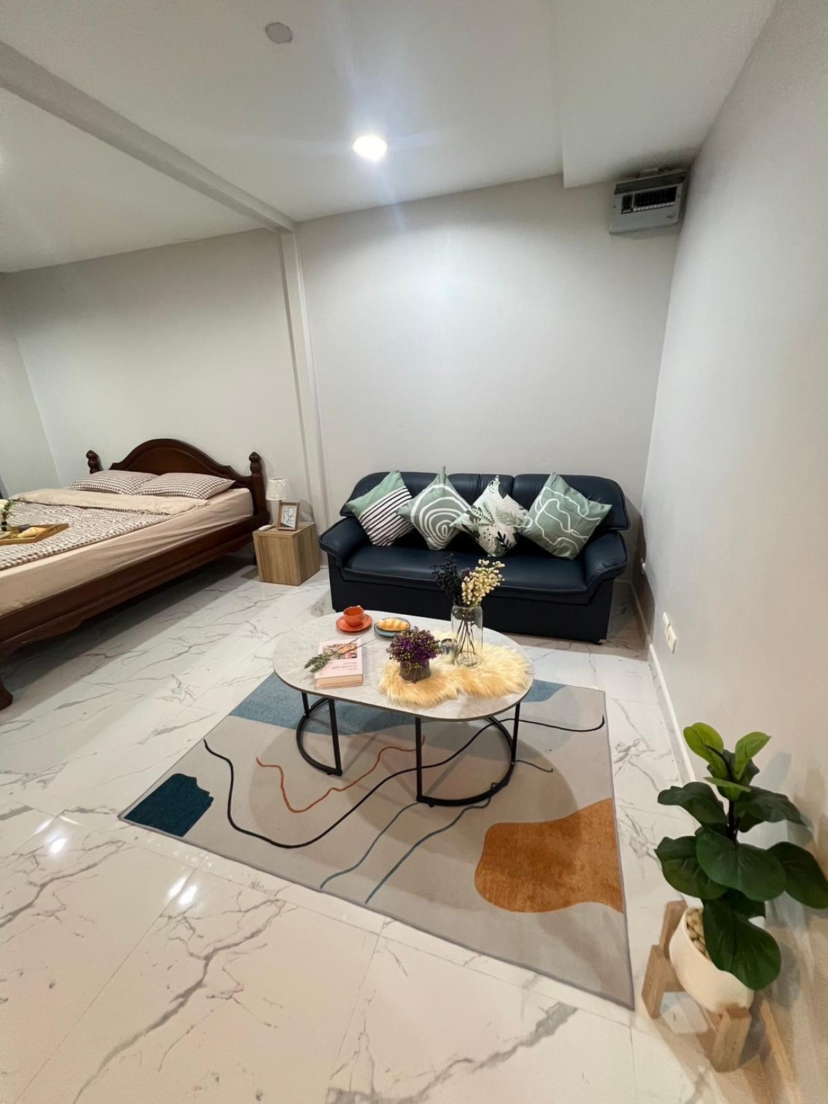 For SaleCondoSathorn, Narathiwat : Urgent sale! Beautiful room, completely renovated. The Station Condo (Sathorn - Bang Rak) near BTS Saphan Taksin, Assumption Bang Rak