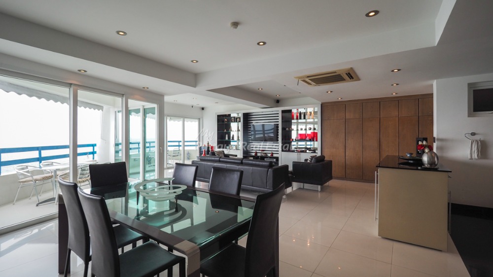 For SaleCondoPattaya, Bangsaen, Chonburi : 3 Bedrooms Duplex Penthouse Condo for Sale in Jomtien Plaza Condotel