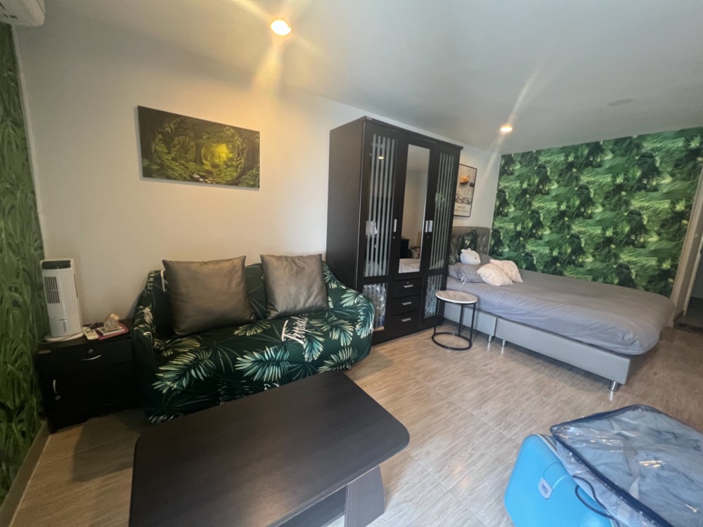 For SaleCondoOnnut, Udomsuk : Urgent sale with tenant 💥 Regent Home 4 Sukhumvit 85 near BTS On Nut, full of furniture and electrical appliances.