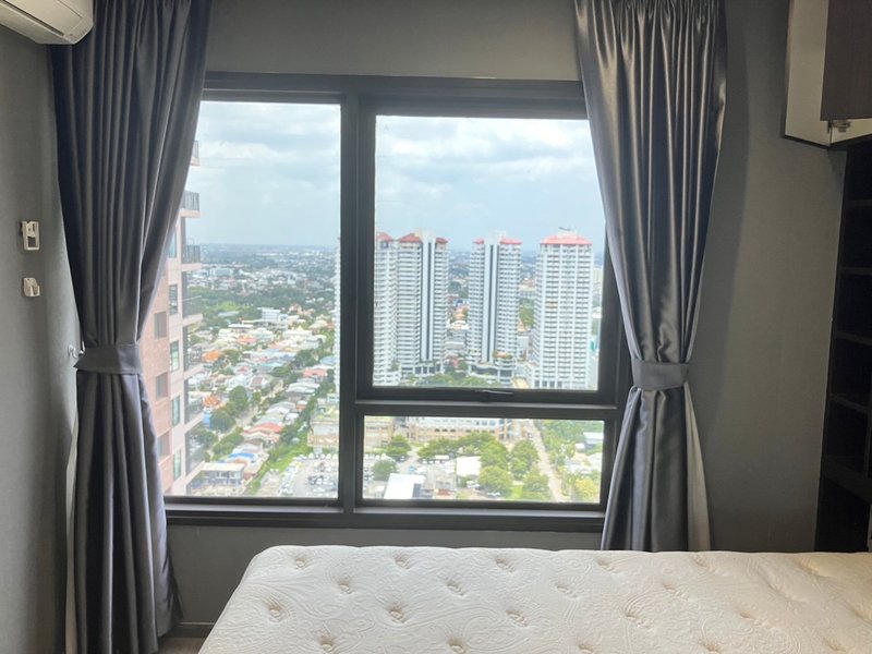 For SaleCondoPattanakan, Srinakarin : Sell ​​Condo Rich Park @ Triple Station Next to MRT Phatthanakan AirportLinkHuamark with furniture and electrical appliances