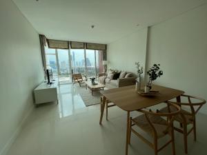 ให้เช่าคอนโดสุขุมวิท อโศก ทองหล่อ : Fully Furnished 2 Beds for Rent!