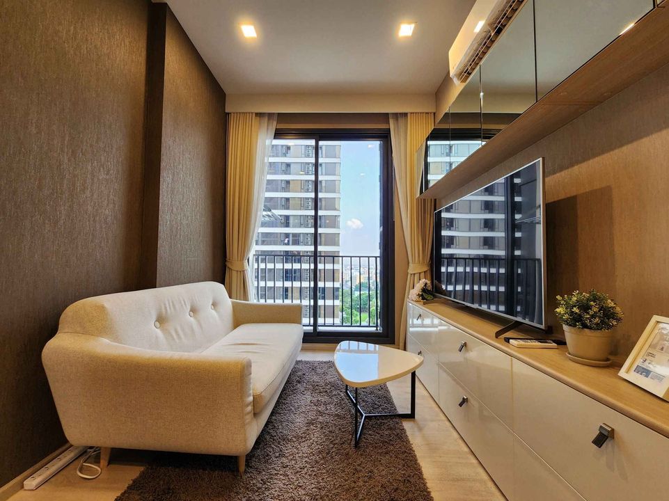 For RentCondoSukhumvit, Asoke, Thonglor : For rent 𝐌 𝐨𝐧 𝐥𝐨𝐫 Pet room 🐶😺 Condo ready to be in the heart of the city, close to the train and expressway.