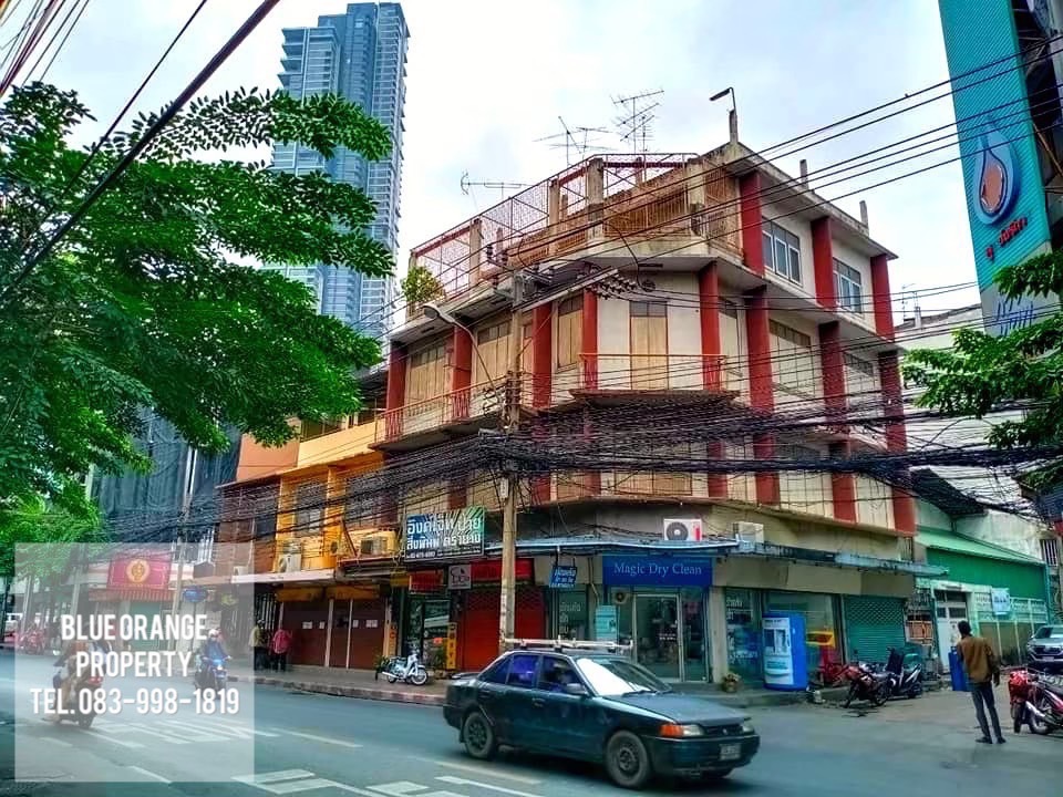 For RentShophouseSathorn, Narathiwat : Commercial building for rent in Charoenkrung-Sathorn-Bangrak area, next to the main road.