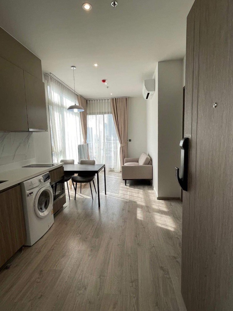 For RentCondoSukhumvit, Asoke, Thonglor : +++Urgent rent+++ Rhythm Ekkamai Estate** 1 bedroom plus 40 sq m. ready to move in.