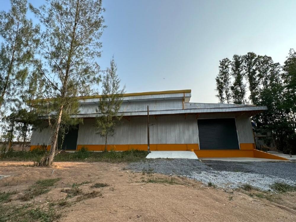 For RentWarehouseRayong : For rent | Warehouse, 800 sq.m., divided for rent, storage, delivery service in Nikhom Phatthana, near BYD factory, packaging service, complete document service, provide workers only in the area, Rayong Province. Contact 094 516 9999