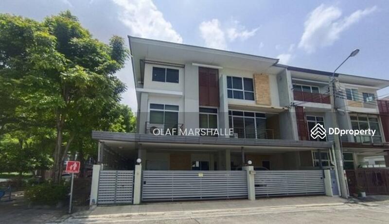 For SaleHome OfficeSathorn, Narathiwat : A very special opportunity! Home office, corner plot next to the garden, Thanapat House Sathorn-Narathiwat.