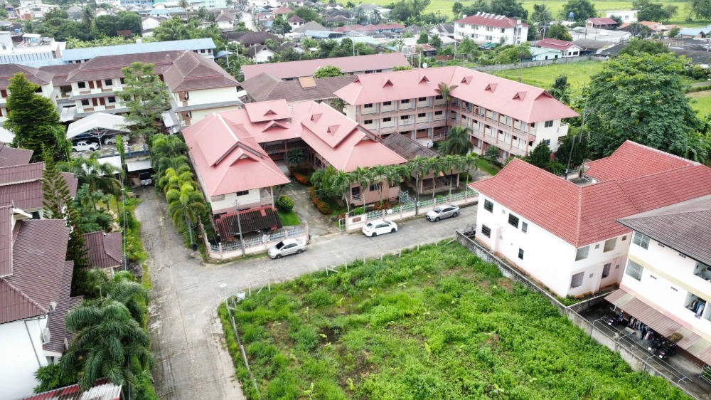 For SaleBusinesses for saleChiang Rai : Dormitory business for sale, Ban Du, in the city, Mueang Chiang Rai District, area 1-0-64 rai, 70 rooms, selling for 25 million.