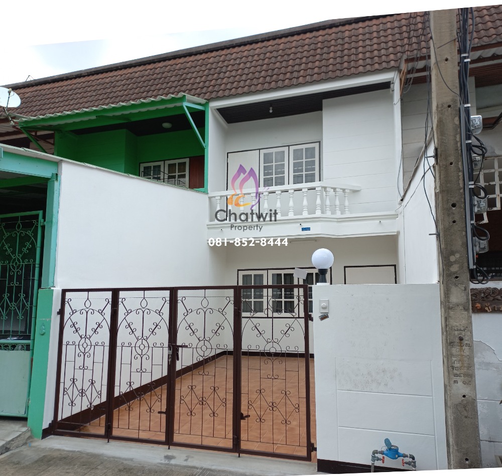 For SaleTownhouseSamut Prakan,Samrong : Townhome for sale, 800 meters to the BTS, newly renovated.