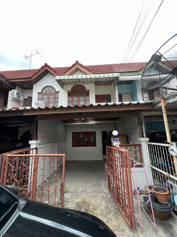 For SaleTownhouseRamkhamhaeng, Hua Mak : Townhouse Ramkhamhaeng 24, Intersection 8, completely renovated, new water tank, new high quality electricity, renovated for 550,000 baht, ready to move in, 17 sq m.