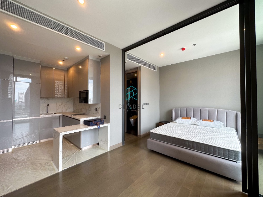 For SaleCondoRama9, Petchburi, RCA : Hot Deal! Brand New 1 Bed Condo for Sale!