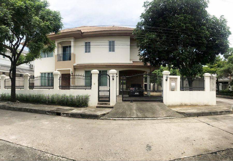 For SaleHouseSamut Prakan,Samrong : ❖ Good Deal ❖ 2-story detached house 140.00 sq.w., 4 bedrooms, Corner house | Next to Summit Windmill golf course, near BTS Bangna station, only 15 minutes.