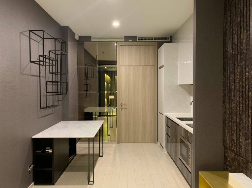 For SaleCondoWitthayu, Chidlom, Langsuan, Ploenchit : ♦ Good Deal ♦ Tower B, 10+ Floor, Type A11 | 49.03 sq.m. 1 Bed | Condo skywalk connect to BTS ploenchit and Central Embassy.