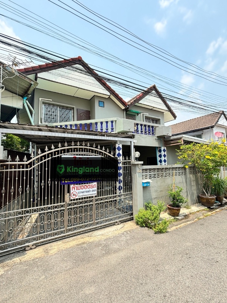 For RentHousePathum Thani,Rangsit, Thammasat : #Single house for rent, large house, 5 bedrooms, 4 bathrooms, deep parking, can park up to 3 cars, Soi Suphap 2, Bang Kadi Subdistrict, Pathum Thani, 5 air conditioners, rent 15,000 baht/month, there is a glass room to work on the ground floor. #Near Rang