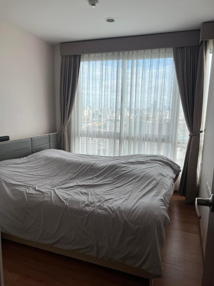 For RentCondoOnnut, Udomsuk : ★ The base sukhumvit 77★ 30 sq m., 34th floor (1 bedroom), near BTS On Nut★Near Chalong Rat Expressway ★Near many department stores and shopping areas ★Complete electrical appliances★