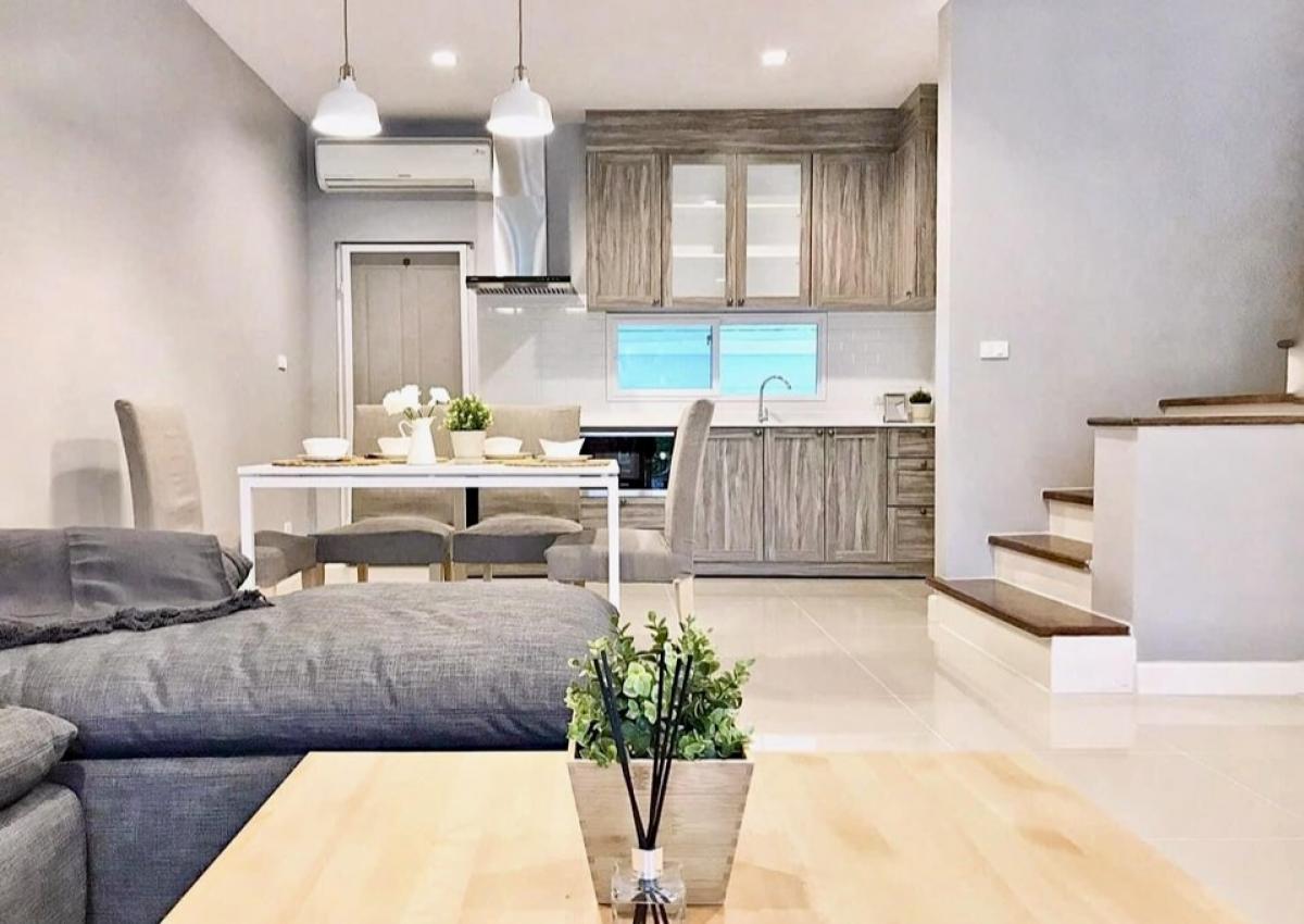 For RentTownhouseOnnut, Udomsuk : 🌟For rental Town Avenue Srinakarindra Onnut 68 Townhome 3 storeys 3 bedrooms / 4 bathrooms .Nearby BTS Onnut . Fully furnished and ready to move in .🔑Rental Fee 35,000 THB/ Month.