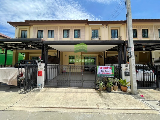 For SaleTownhousePathum Thani,Rangsit, Thammasat : Pruksa Ville Village 113 Tiwanon-Rangsit PRUKSA VILLE TIWANON-RANGSIT Urgent sale, 2-story townhouse, area 18.80 sq m, good location, new, beautiful, ready to move in.