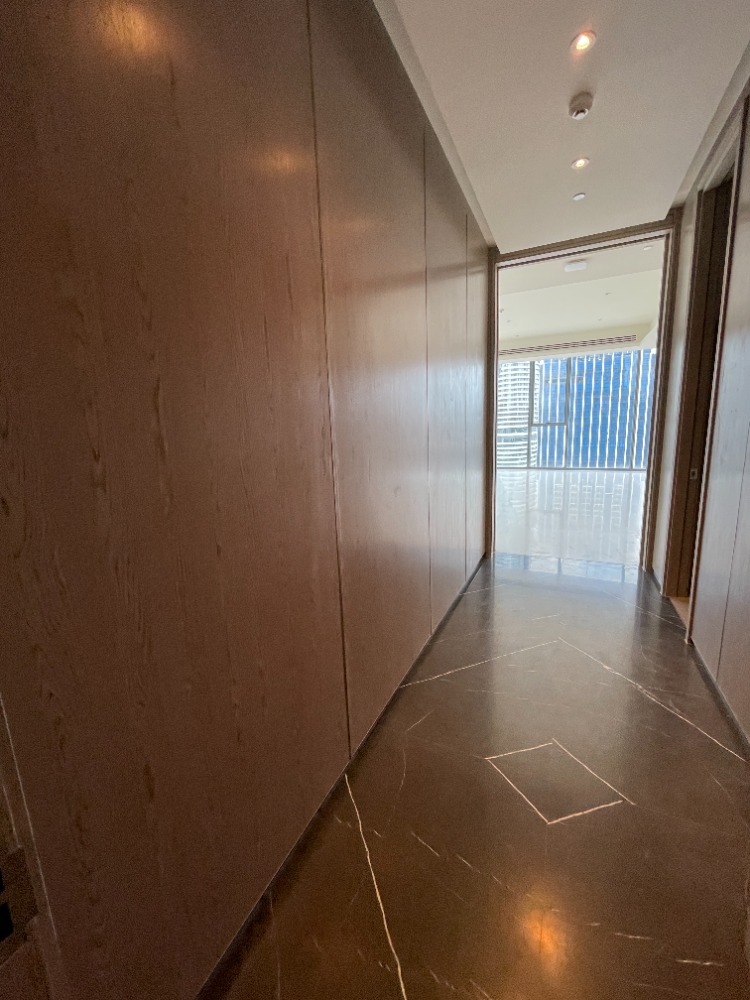 For SaleCondoWitthayu, Chidlom, Langsuan, Ploenchit : Condo for sale: Scope Langsuan, 28th floor, 3 bedrooms, 4 bathrooms, usable area 247 sq m. ULTIMATE CLASS condo, prime location in the heart of Bangkok. and commercial area, convenient travel, near BTS Chidlom