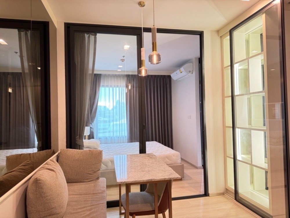 For RentCondoWitthayu, Chidlom, Langsuan, Ploenchit : Life One Wireless :35 sq m. 24th floor, BTS Ploenchit, beautiful room, fully furnished soft creamy white furniture, complete electrical appliances