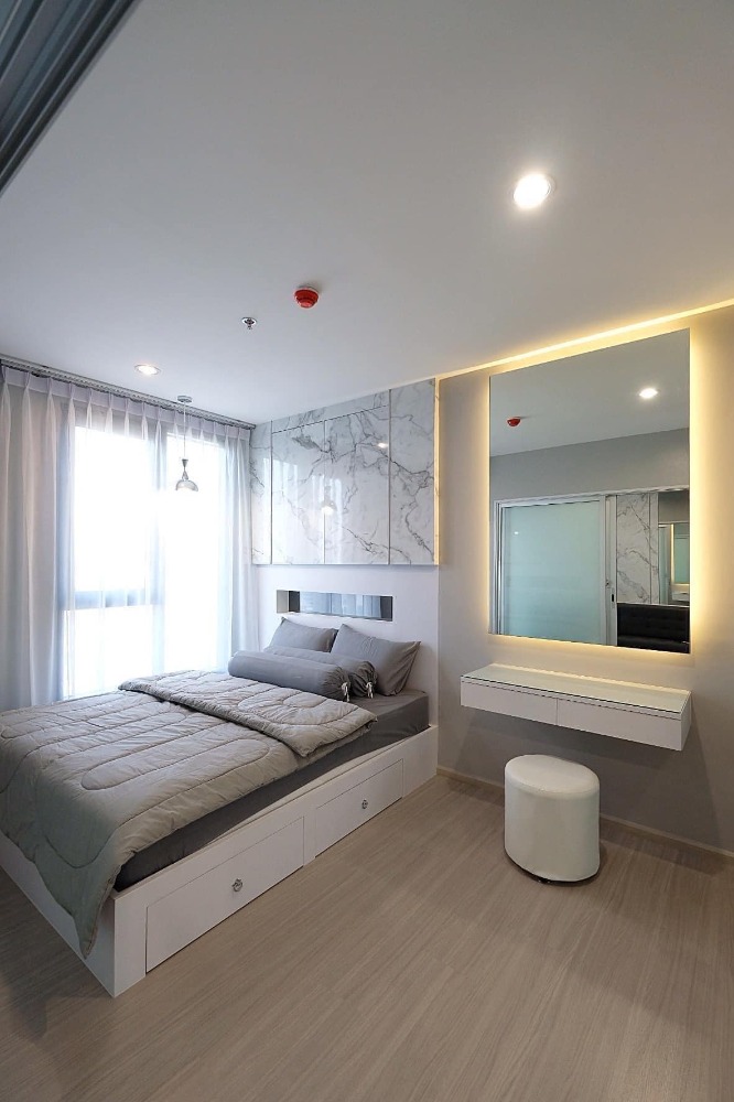 For RentCondoBang kae, Phetkasem : 👑 The Parkland Phetkasem 56 👑 The room is very beautifully decorated, simple and elegant, complete with furniture and electrical appliances. Ready to move in