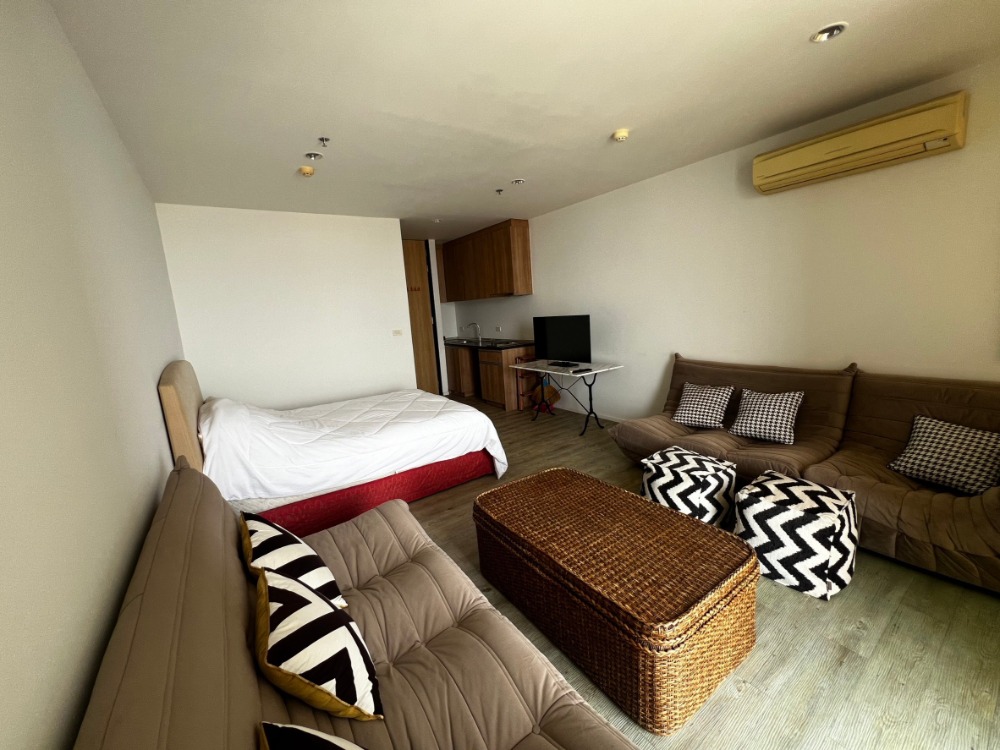 ขายคอนโดลาดพร้าว เซ็นทรัลลาดพร้าว : Last Price!! The Issara Ladprao, Studio Room with 35sqm size. High floor best view. 3 MB only