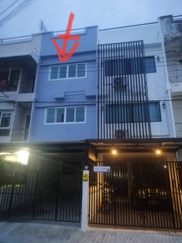 For SaleTownhouseChaengwatana, Muangthong : 🚩Selling a 3-storey townhouse near the Pink Line, Muang Thong Thani Station, only 1 km from Chaeng Watthana Road, or you can enter and exit along Khlong Prapa Road. Free transfer fee