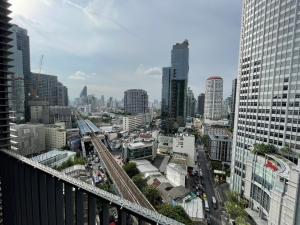 For SaleCondoSukhumvit, Asoke, Thonglor : sell!!! 2 bedrooms, 2 bathrooms, 18th floor, front view of the building, beautiful room 14.9M.