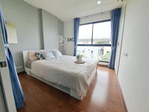 For RentCondoThaphra, Talat Phlu, Wutthakat : Beautiful room for rent near MRT Tha Phra, next to the road, cheap price.