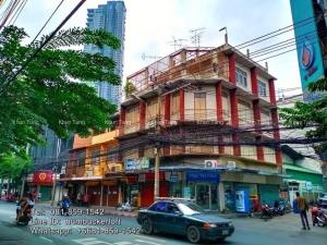 For RentShophouseSathorn, Narathiwat : Commercial building for rent in Charoenkrung-Sathorn-Bangrak area, next to the main road.