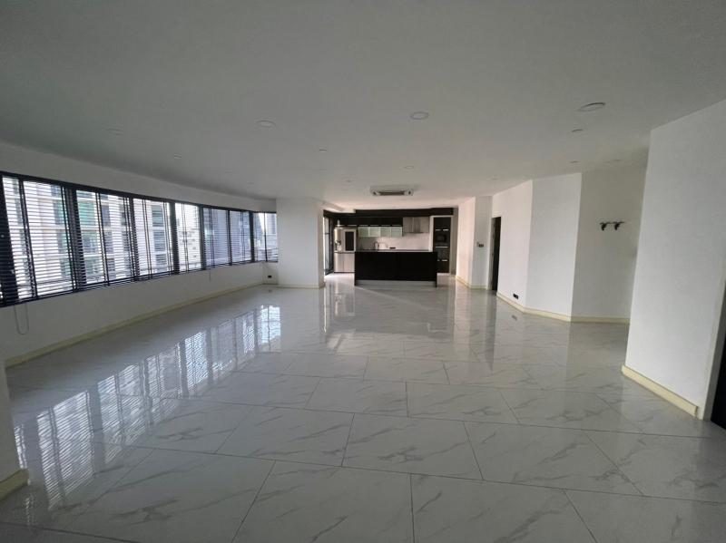 For SaleCondoKhlongtoei, Kluaynamthai : Condo For Sale Moon Tower 3 Bedroom 3 Bathroom 292 sqm