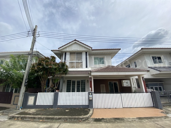 For SaleHouseNonthaburi, Bang Yai, Bangbuathong : Semi-detached house, The Villa Rattanathibet, complete addition, ready to move in.