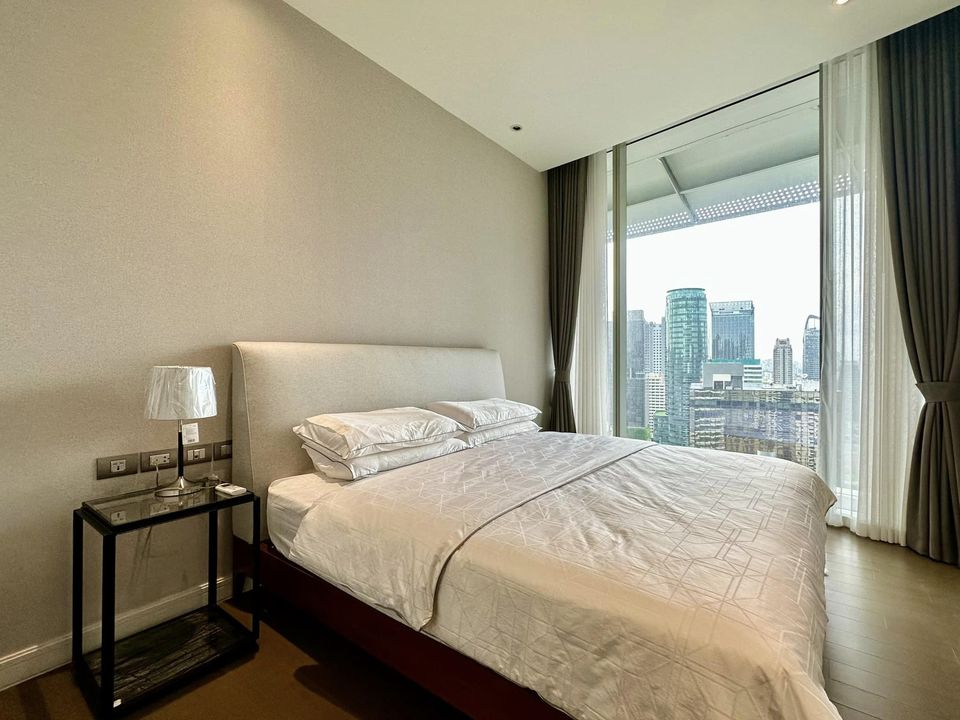 For SaleCondoWitthayu, Chidlom, Langsuan, Ploenchit : Magnolias Ratchadamri Boulevard condo for sale, luxurious in the heart of Ratchadamri. Cheaper than market