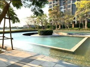 For SaleCondoRattanathibet, Sanambinna : Politan Rive for sale, next to the Chao Phraya River, high floor, beautiful view, can see the river, fully furnished, ready to move in.