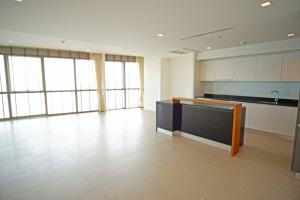 ขายคอนโดวงเวียนใหญ่ เจริญนคร : Hot Deal! High Floor 2 Beds Unit for Sale!