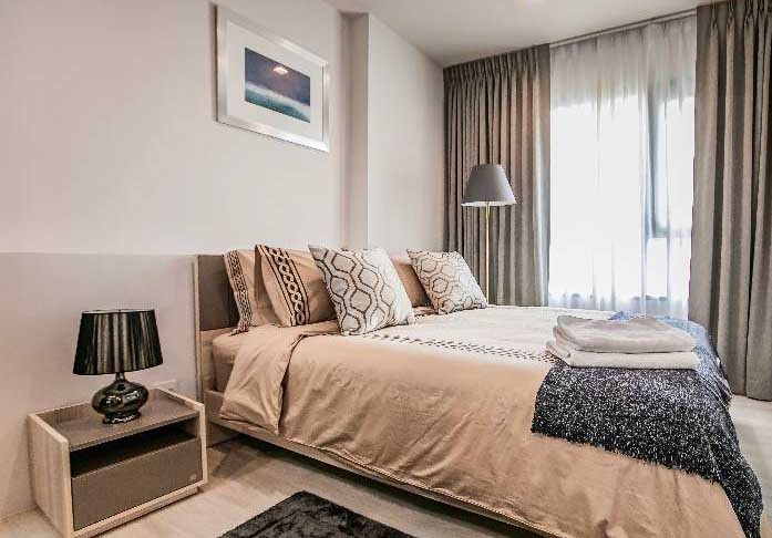 For RentCondoWitthayu, Chidlom, Langsuan, Ploenchit : Condo for rent: Life One Wireless, next to Wireless Road, near Central Embassy and BTS Ploenchit.