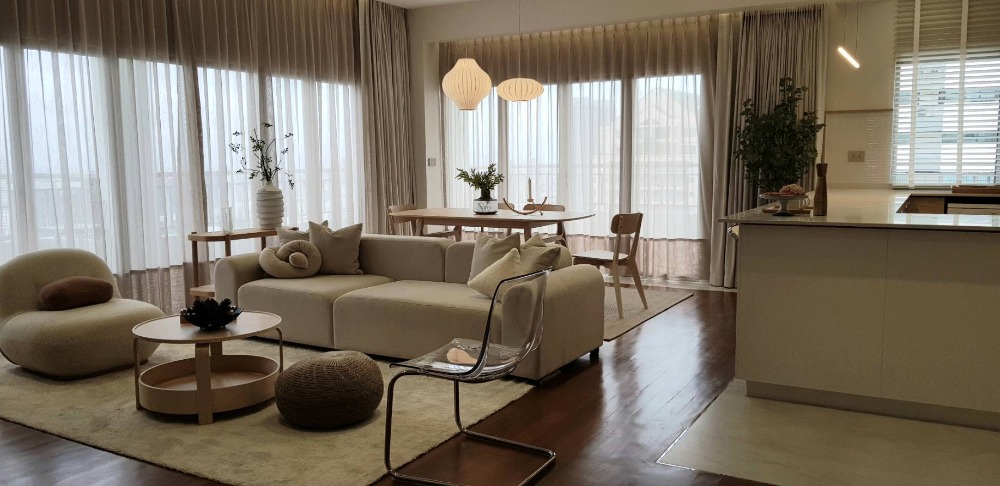 ให้เช่าคอนโดสาทร นราธิวาส : 3 Bedrooms/ 3 Bathrooms Minimal Style AT Sathorn Park Place